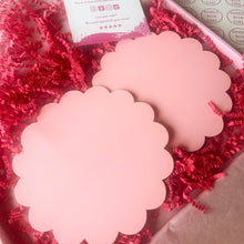 Load image into Gallery viewer, Scallop Shaped Cake Guide Plates | Flower Shape Ganache Plates | Buttercream Icing Guides