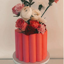 Load image into Gallery viewer, Scallop Shaped Cake Guide Plates | Flower Shape Ganache Plates | Buttercream Icing Guides