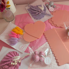 Load image into Gallery viewer, Heart Shaped Cake Guide Plates | Lambeth Cake Ganache Plates | Buttercream Icing Guides
